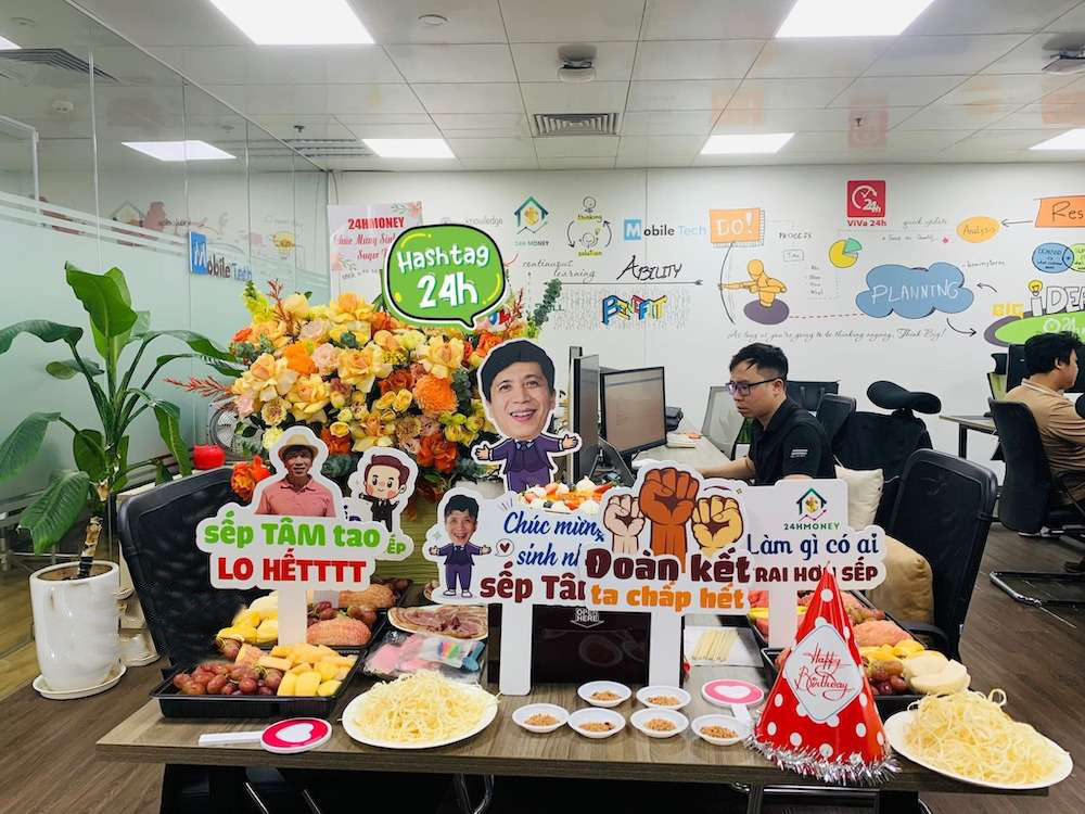 hashtag cam tay sinh nhat cong ty